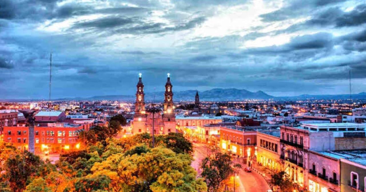 En El Centro 3 Hermoso Loft Familiar Ac Wifi 300 Mbps Aguascalientes Extérieur photo